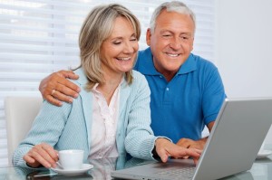 couple-on-computer